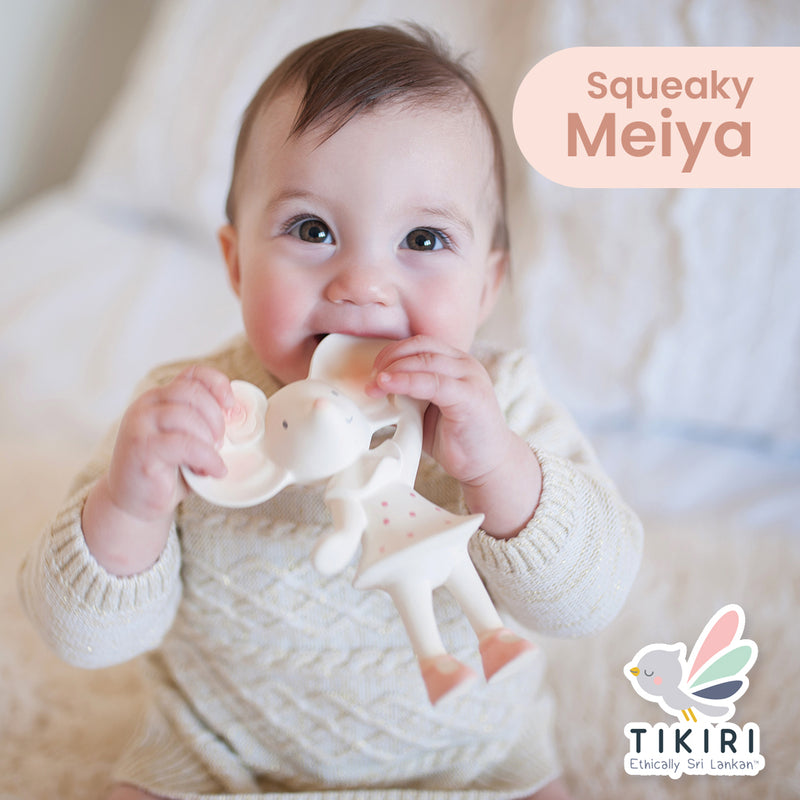 Tikiri Meiya la souris tout en caoutchouc couineur de dentition pour bébé