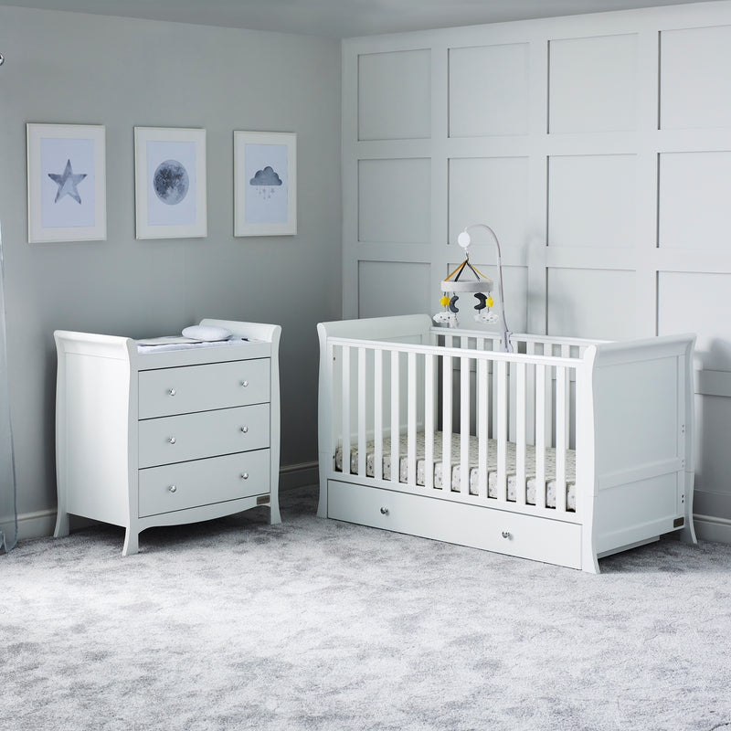 The two piece set including a cot bed and a changing unit of the Ickle Bubba Snowdon Classic Nursery Room Sets in a gender-neutral nursery room | Nursery Furniture Sets | Room Sets | Nursery Furniture - Clair de Lune UK