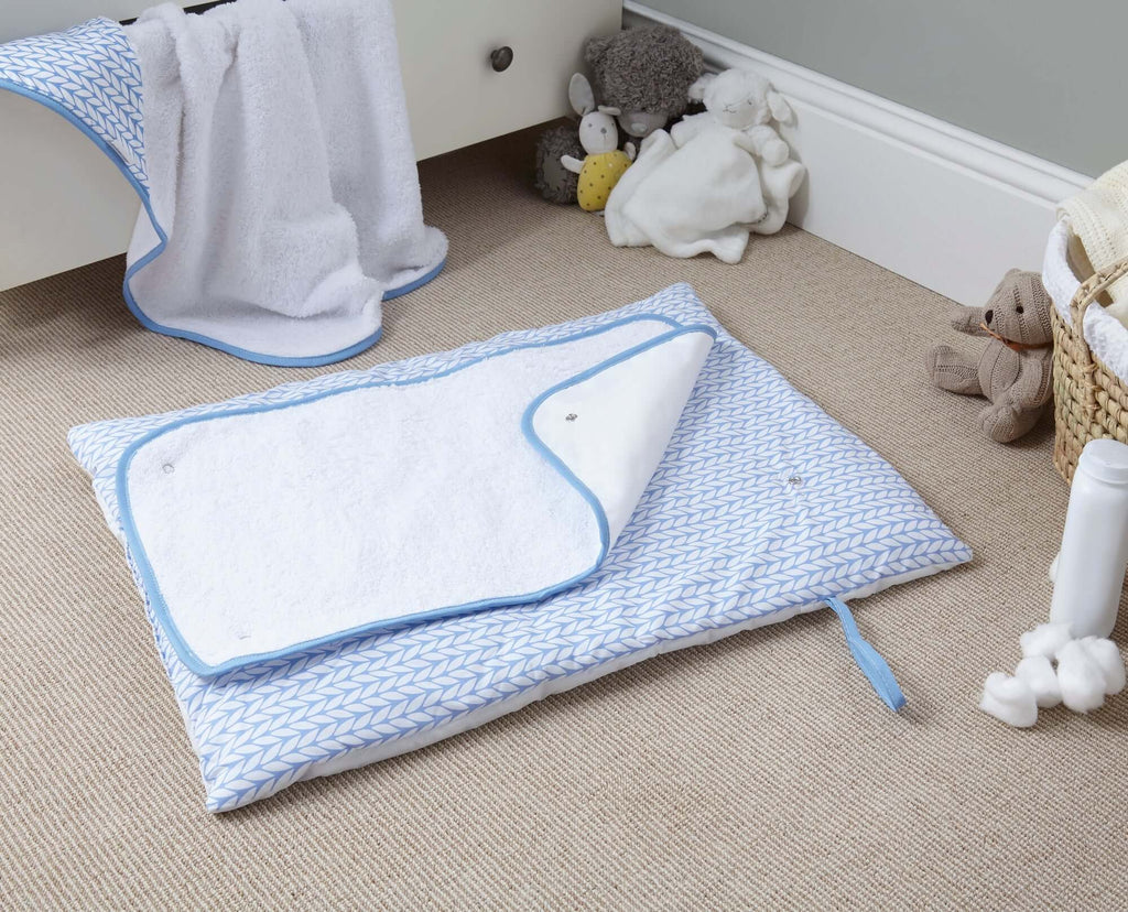 Barley Bébé Roll-Up Travel Changing Mat | Baby Bath Time Essentials ...