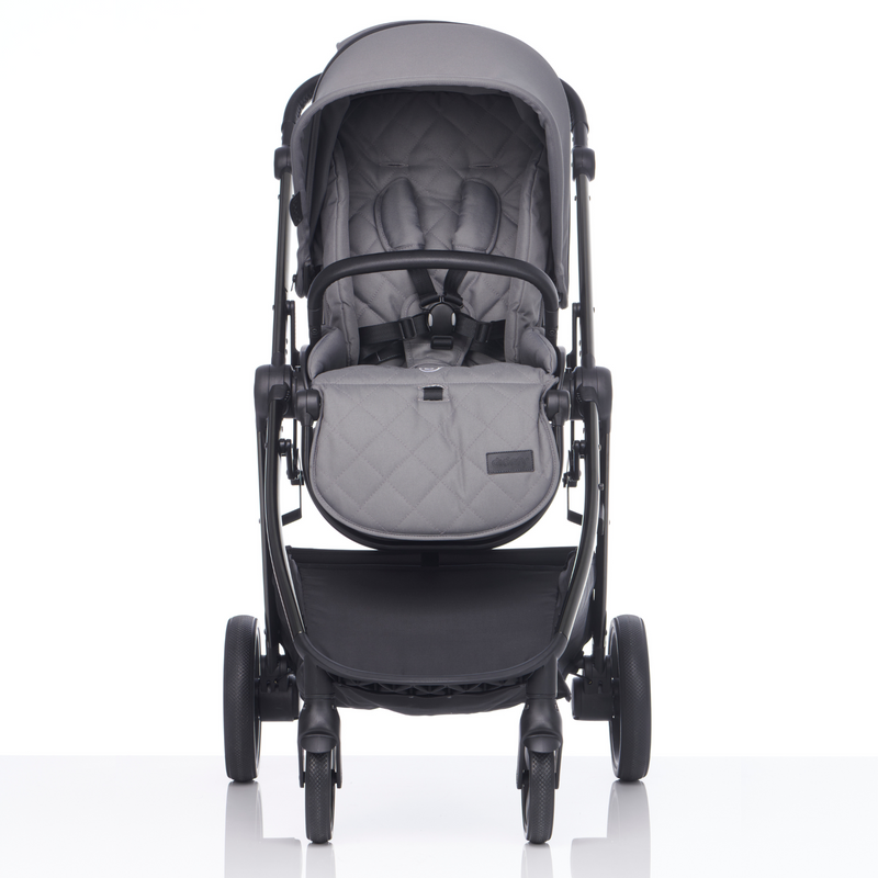 The comfortable footrest of the Didofy Grey Stargazer Pushchair | Strollers, Pushchairs & Prams | Pushchairs, Carrycots & Car Seats Baby | Travel Essentials - Clair de Lune UK