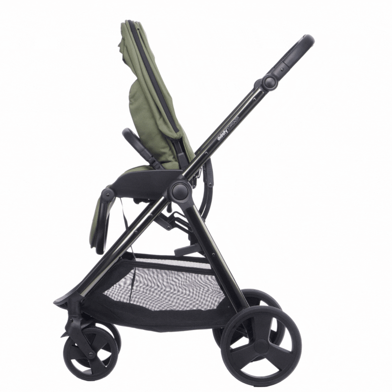 Demonstration of the stand folding Stargazer pushchair in the Didofy Green Stargazer 11 Piece Ultimate Travel System Bundle | Didofy | Pushchairs and Travel Systems | Baby & Kid Travel - Clair de Lune UK