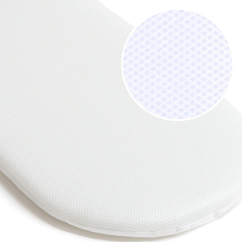 Close up of the breathable fabric on the 3D mesh wicker moses basket mattress | Moses baby basket mattress | Moses & bassinet Accessories | Nursery - Clair de Lune UK